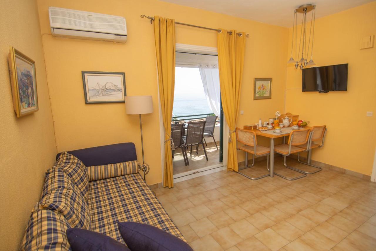 Alexandras On The Beach And Pool Apt Glyfáda Exterior foto