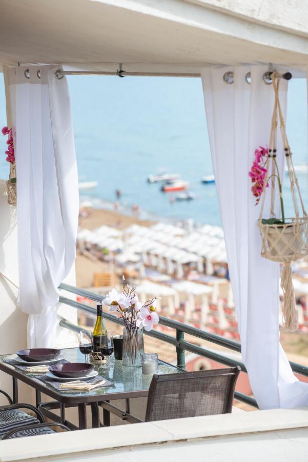 Alexandras On The Beach And Pool Apt Glyfáda Exterior foto